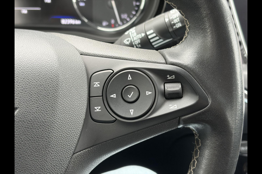 Opel Astra 1.2 Business Elegance 2e Eigenaar l Navi l Camera l Carplay l Keyless l Trekhaak l 110pk l Pdc V+A l Halfleder l 6 Bak l N.A.P l | Lm velgen l Rijstrooksensor l Apk tot 07-2027