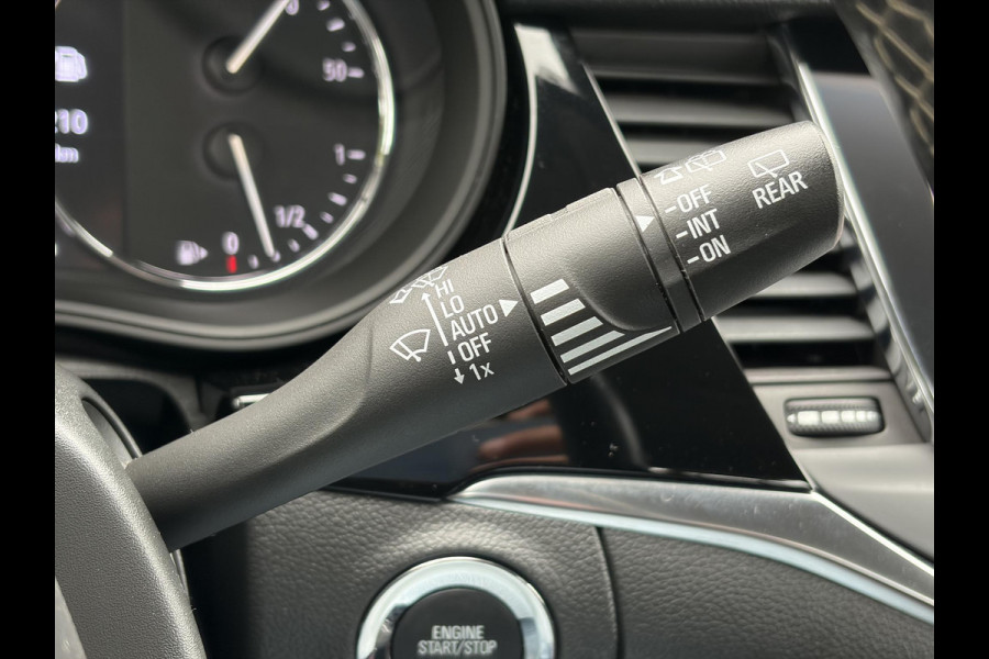 Opel Astra 1.2 Business Elegance 2e Eigenaar l Navi l Camera l Carplay l Keyless l Trekhaak l 110pk l Pdc V+A l Halfleder l 6 Bak l N.A.P l | Lm velgen l Rijstrooksensor l Apk tot 07-2027