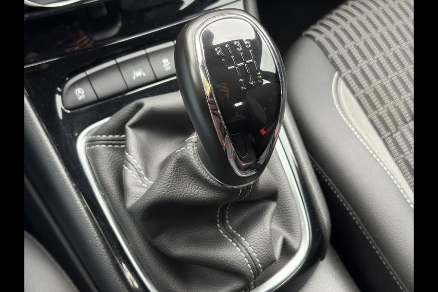 Opel Astra 1.2 Business Elegance 2e Eigenaar l Navi l Camera l Carplay l Keyless l Trekhaak l 110pk l Pdc V+A l Halfleder l 6 Bak l N.A.P l | Lm velgen l Rijstrooksensor l Apk tot 07-2027