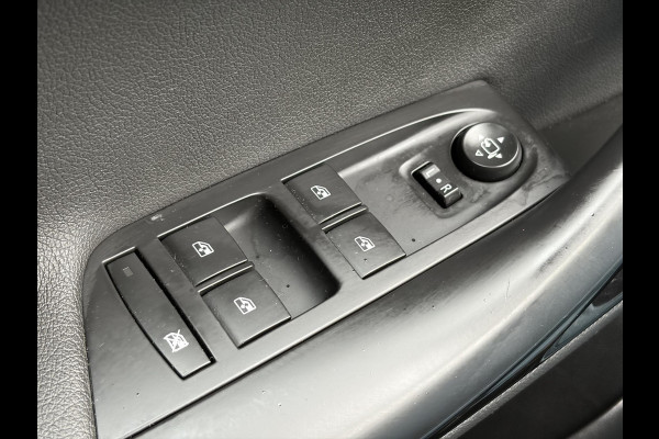 Opel Astra 1.2 Business Elegance 2e Eigenaar l Navi l Camera l Carplay l Keyless l Trekhaak l 110pk l Pdc V+A l Halfleder l 6 Bak l N.A.P l | Lm velgen l Rijstrooksensor l Apk tot 07-2027
