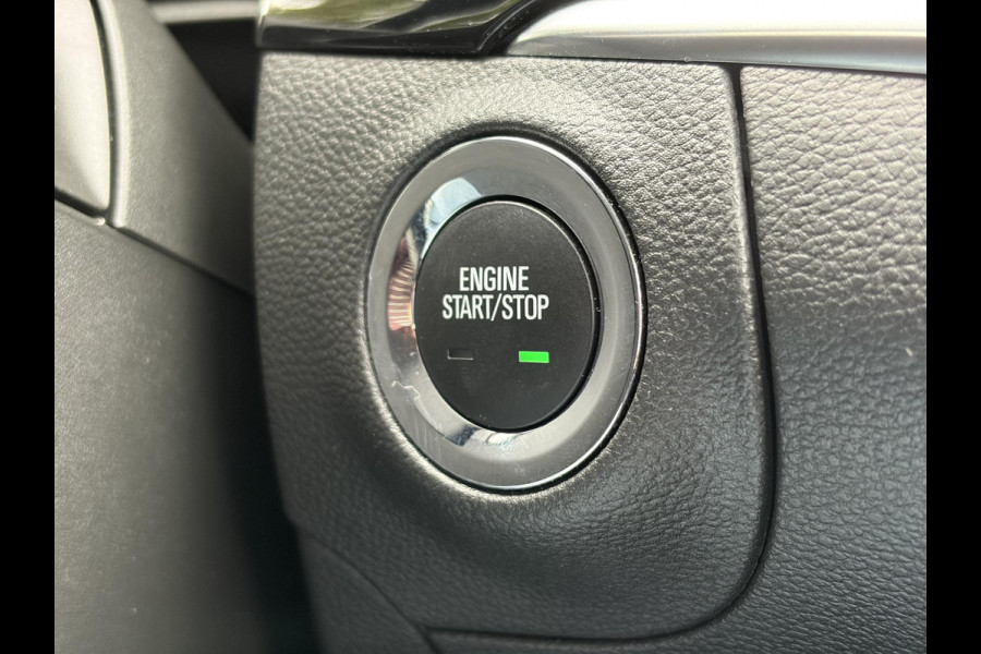 Opel Astra 1.2 Business Elegance 2e Eigenaar l Navi l Camera l Carplay l Keyless l Trekhaak l 110pk l Pdc V+A l Halfleder l 6 Bak l N.A.P l | Lm velgen l Rijstrooksensor l Apk tot 07-2027