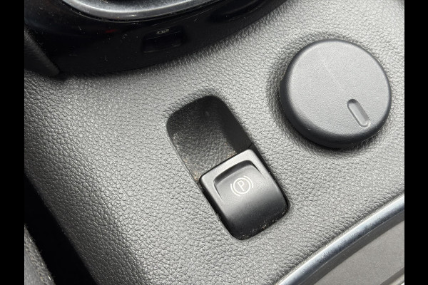 Opel Astra 1.2 Business Elegance 2e Eigenaar l Navi l Camera l Carplay l Keyless l Trekhaak l 110pk l Pdc V+A l Halfleder l 6 Bak l N.A.P l | Lm velgen l Rijstrooksensor l Apk tot 07-2027