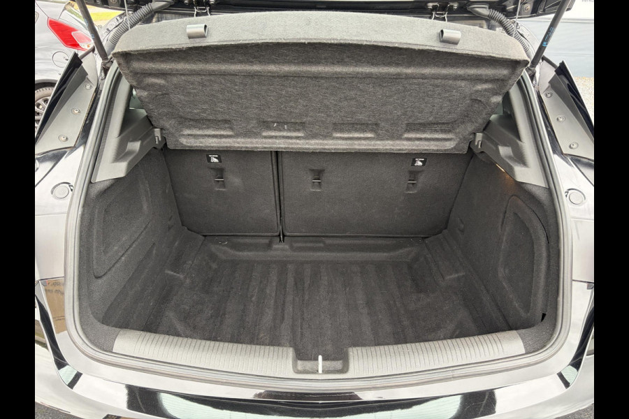 Opel Astra 1.2 Business Elegance 2e Eigenaar l Navi l Camera l Carplay l Keyless l Trekhaak l 110pk l Pdc V+A l Halfleder l 6 Bak l N.A.P l | Lm velgen l Rijstrooksensor l Apk tot 07-2027