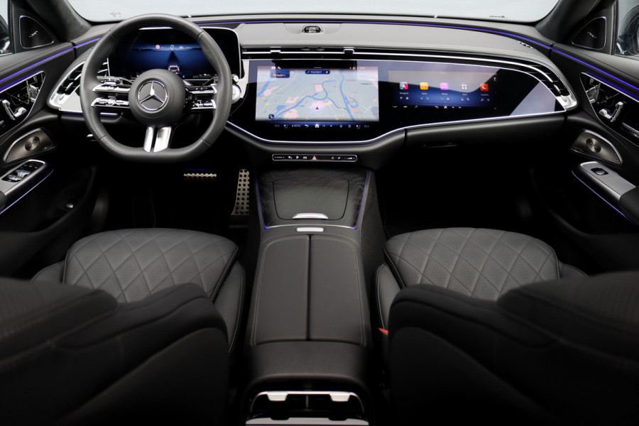 Mercedes-Benz E-Klasse Estate 300 de 4MATIC AMG Line | Luchtvering | Hyperscreen | Distronic+ | HUD | Nappa Leder | Stoelventilatie | Vlakkenverwarming | Massage | 3D-Display |