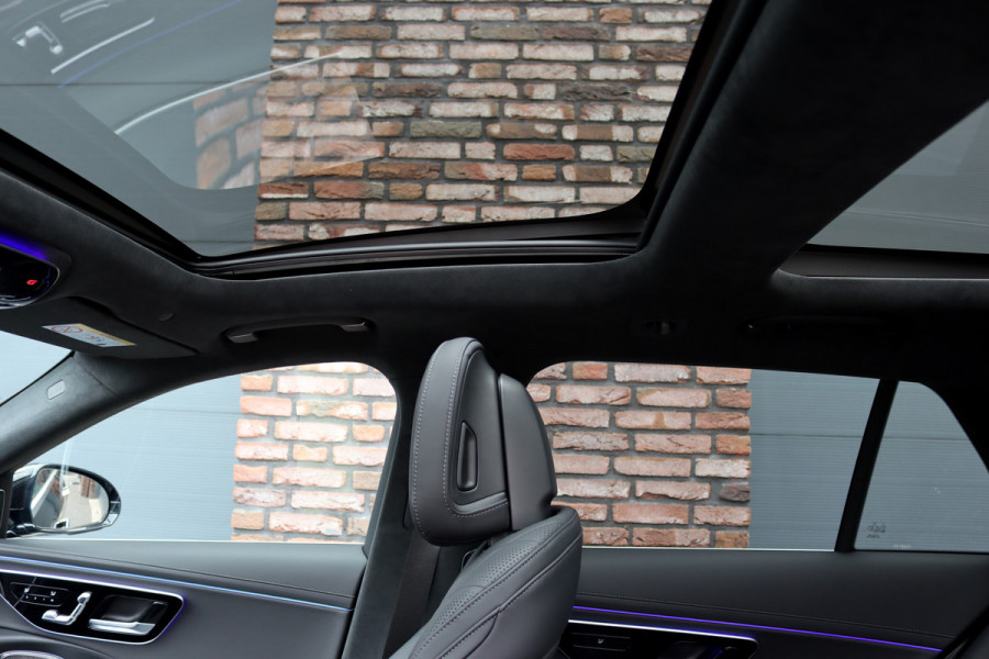 Mercedes-Benz E-Klasse Estate 300 de 4MATIC AMG Line | Luchtvering | Hyperscreen | Distronic+ | HUD | Nappa Leder | Stoelventilatie | Vlakkenverwarming | Massage | 3D-Display |