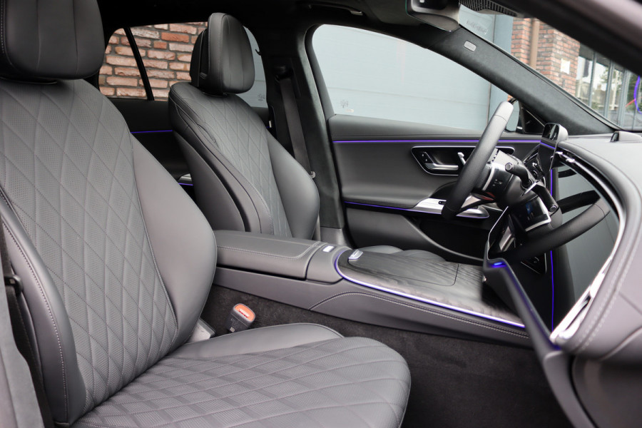 Mercedes-Benz E-Klasse Estate 300 de 4MATIC AMG Line | Luchtvering | Hyperscreen | Distronic+ | HUD | Nappa Leder | Stoelventilatie | Vlakkenverwarming | Massage | 3D-Display |