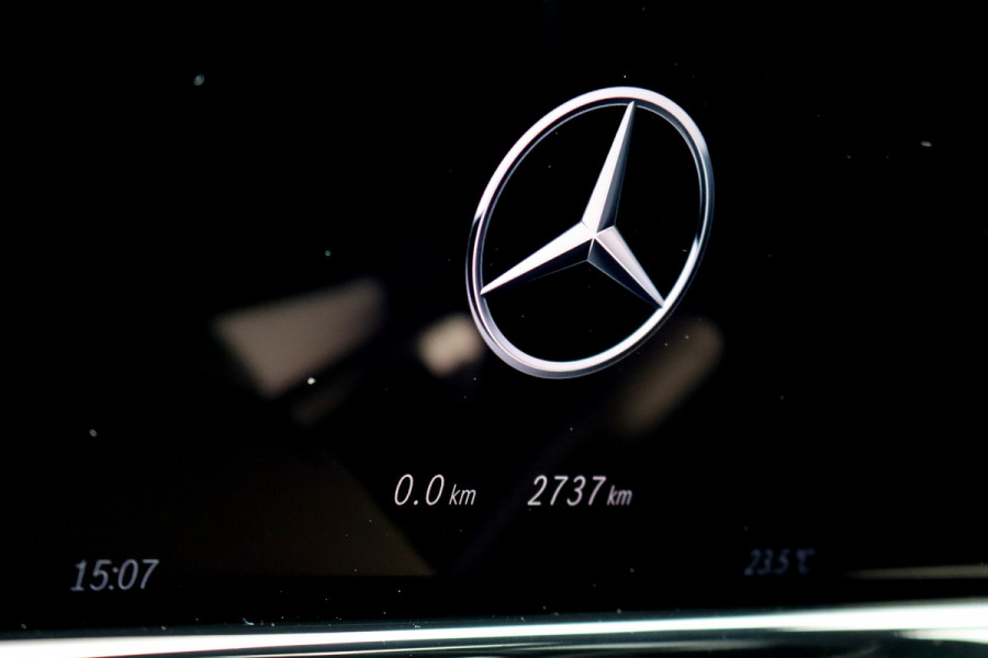 Mercedes-Benz E-Klasse Estate 300 de 4MATIC AMG Line | Luchtvering | Hyperscreen | Distronic+ | HUD | Nappa Leder | Stoelventilatie | Vlakkenverwarming | Massage | 3D-Display |