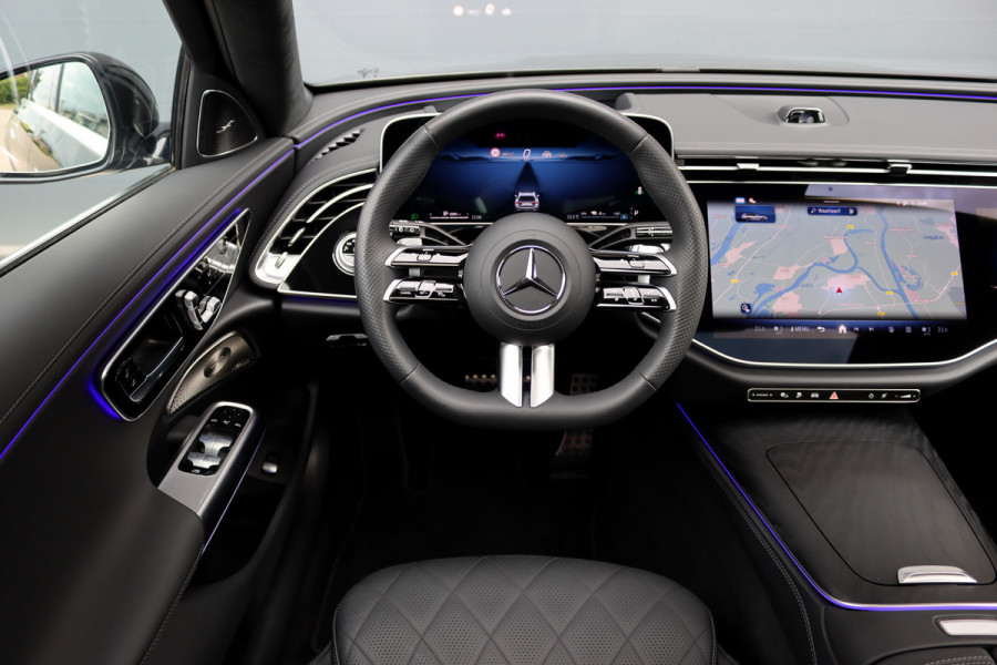 Mercedes-Benz E-Klasse Estate 300 de 4MATIC AMG Line | Luchtvering | Hyperscreen | Distronic+ | HUD | Nappa Leder | Stoelventilatie | Vlakkenverwarming | Massage | 3D-Display |