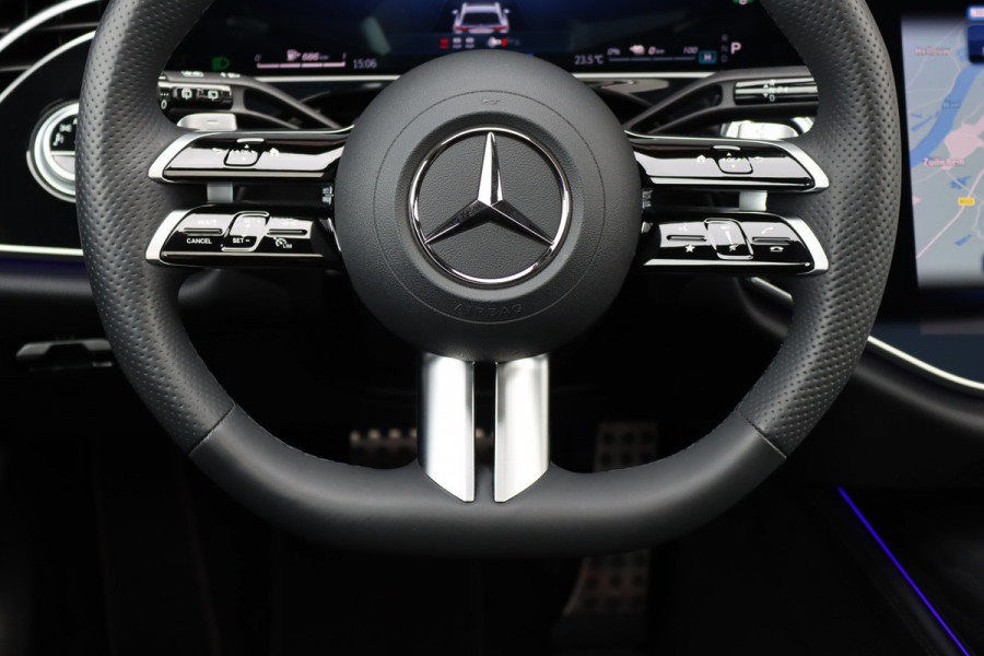 Mercedes-Benz E-Klasse Estate 300 de 4MATIC AMG Line | Luchtvering | Hyperscreen | Distronic+ | HUD | Nappa Leder | Stoelventilatie | Vlakkenverwarming | Massage | 3D-Display |