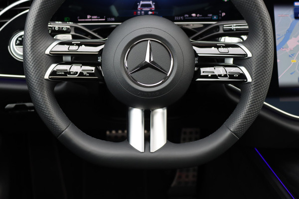 Mercedes-Benz E-Klasse Estate 300 de 4MATIC AMG Line | Luchtvering | Hyperscreen | Distronic+ | HUD | Nappa Leder | Stoelventilatie | Vlakkenverwarming | Massage | 3D-Display |
