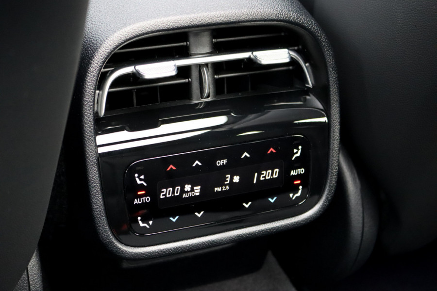 Mercedes-Benz E-Klasse Estate 300 de 4MATIC AMG Line | Luchtvering | Hyperscreen | Distronic+ | HUD | Nappa Leder | Stoelventilatie | Vlakkenverwarming | Massage | 3D-Display |