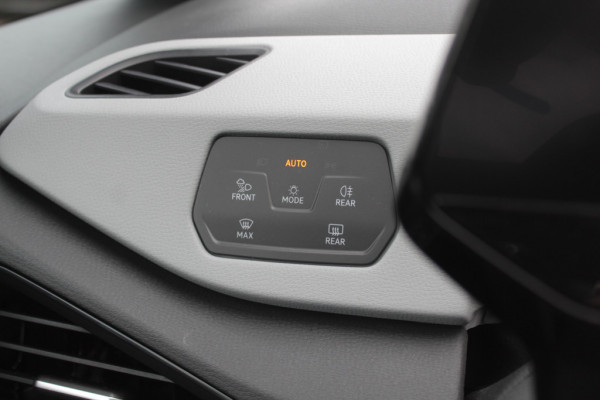 Volkswagen ID.3 First Plus 58 kWh / SoH 87% / Camera / Keyless / Matrix LED / Interieurvoorverwarming / 19'' / DAB / Navigatie / Stoel+Stuurverwarming / ACC