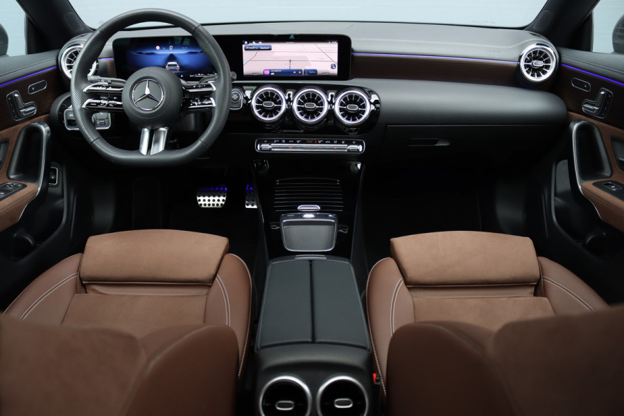 Mercedes-Benz CLA-Klasse Shooting Brake 250 e AMG Line | Memory | Distronic | Panoramadak | Keyless Go | Verwarmd Stuurwiel | Camera | Sfeerverlichting |