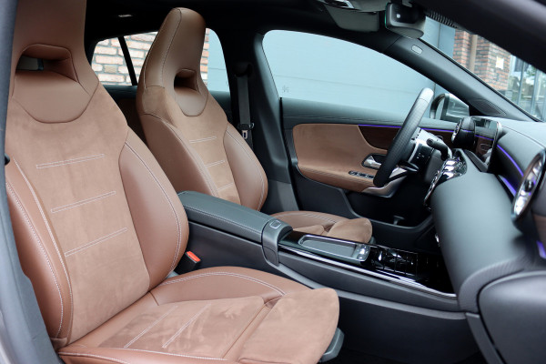 Mercedes-Benz CLA-Klasse Shooting Brake 250 e AMG Line | Memory | Distronic | Panoramadak | Keyless Go | Verwarmd Stuurwiel | Camera | Sfeerverlichting |