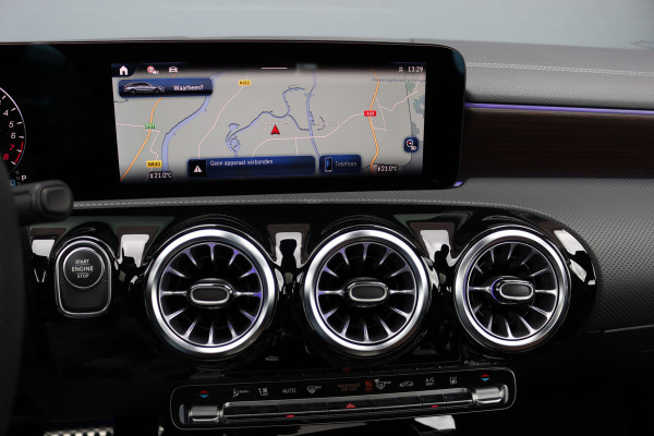 Mercedes-Benz CLA-Klasse Shooting Brake 250 e AMG Line | Memory | Distronic | Panoramadak | Keyless Go | Verwarmd Stuurwiel | Camera | Sfeerverlichting |
