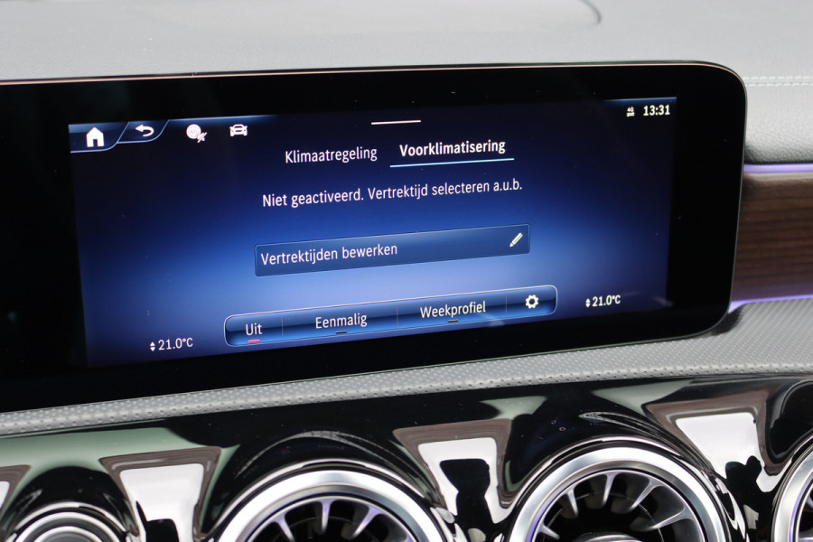 Mercedes-Benz CLA-Klasse Shooting Brake 250 e AMG Line | Memory | Distronic | Panoramadak | Keyless Go | Verwarmd Stuurwiel | Camera | Sfeerverlichting |