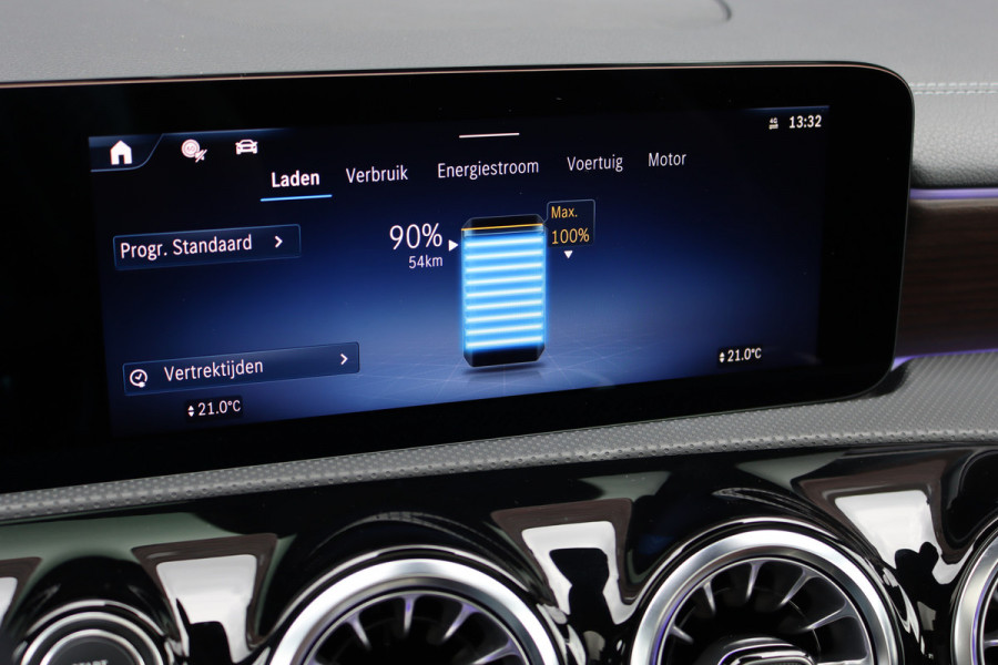 Mercedes-Benz CLA-Klasse Shooting Brake 250 e AMG Line | Memory | Distronic | Panoramadak | Keyless Go | Verwarmd Stuurwiel | Camera | Sfeerverlichting |
