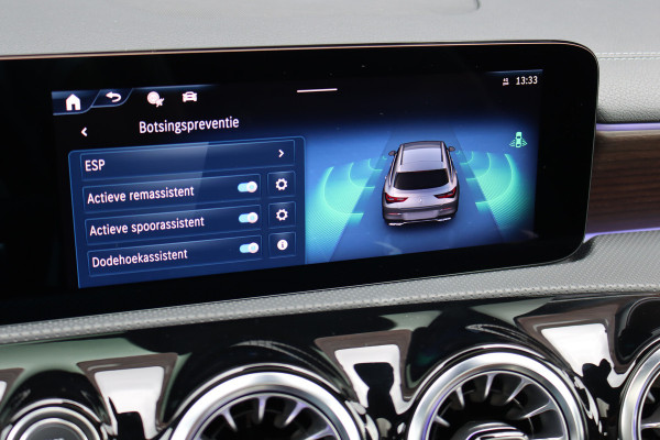 Mercedes-Benz CLA-Klasse Shooting Brake 250 e AMG Line | Memory | Distronic | Panoramadak | Keyless Go | Verwarmd Stuurwiel | Camera | Sfeerverlichting |