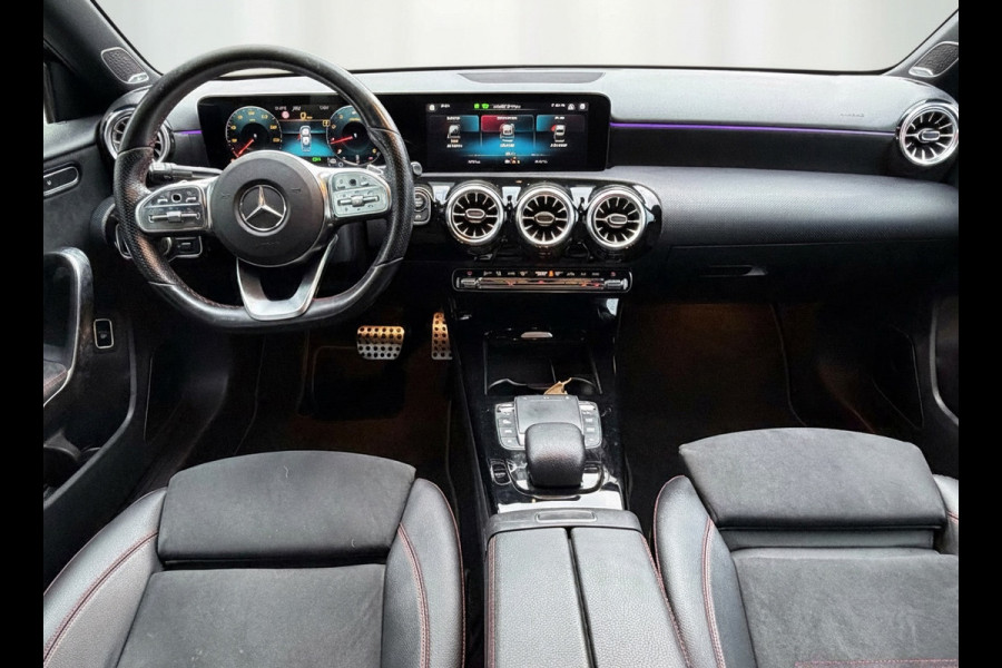 Mercedes-Benz A-Klasse 200 Business Solution AMG styling, burmester, achteruitrijcamera, sfeerverlichting, stoelverwarming,