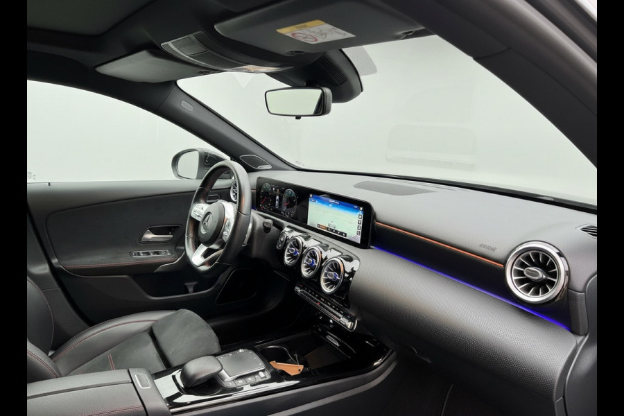 Mercedes-Benz A-Klasse 200 Business Solution AMG styling, burmester, achteruitrijcamera, sfeerverlichting, stoelverwarming,