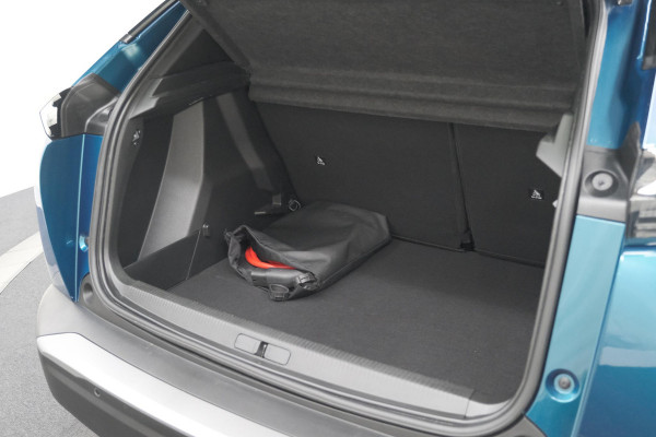 Peugeot e-2008 EV Allure 54 kWh | SOH 97,4% | 11 KW Lader | Apple Carplay | Parkeersensoren