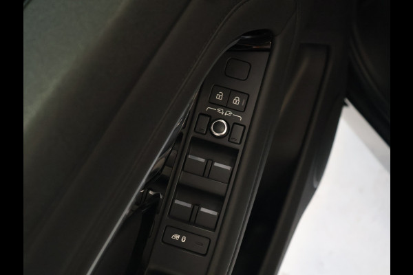 Land Rover Range Rover Evoque 1.5 P300e AWD R-Dynamic SE [SCHUIFKANTELDAK, MEMORY SEATS, APPLE CARPLAY, ANDROID, LED, ELEKTRISCHE ACHTERKLEP, PARKEER ASSISTENT, PDC V+A, CRUISE CONTROL, DIGITAL DASH, NAVIGATIE, CLIMATE CONTROL, KEYLESS START, 20" L
