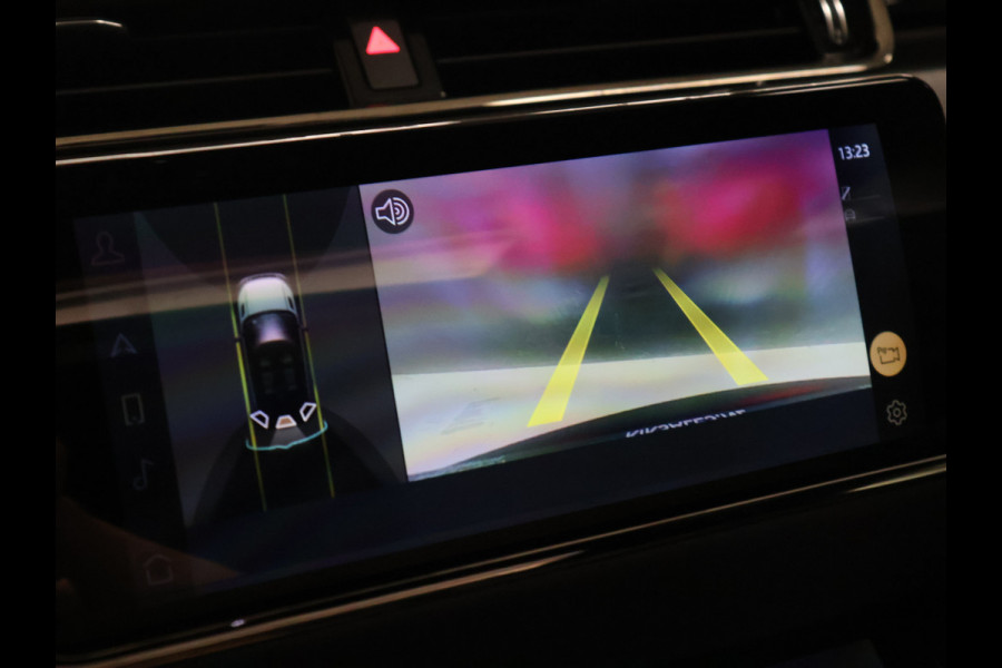 Land Rover Range Rover Evoque 1.5 P300e AWD R-Dynamic SE [SCHUIFKANTELDAK, MEMORY SEATS, APPLE CARPLAY, ANDROID, LED, ELEKTRISCHE ACHTERKLEP, PARKEER ASSISTENT, PDC V+A, CRUISE CONTROL, DIGITAL DASH, NAVIGATIE, CLIMATE CONTROL, KEYLESS START, 20" L