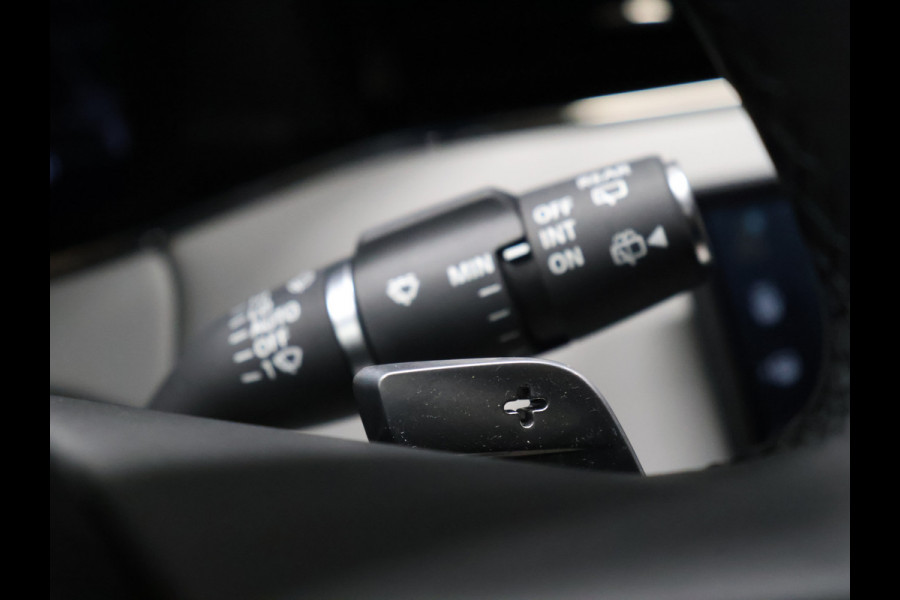 Land Rover Range Rover Evoque 1.5 P300e PHEV AWD Dynamic SE NW MODEL[SCHUIFKANTELDAK, ADAPTIVE CRUISE, CAMERA, APPLE CARPLAY, MERIDIAN, KEYLESS, ELEKTRISCHE ACHTERKLEP, DRAADLOOS LADEN, DIGITAL DASH, NIEUWSTAAT]