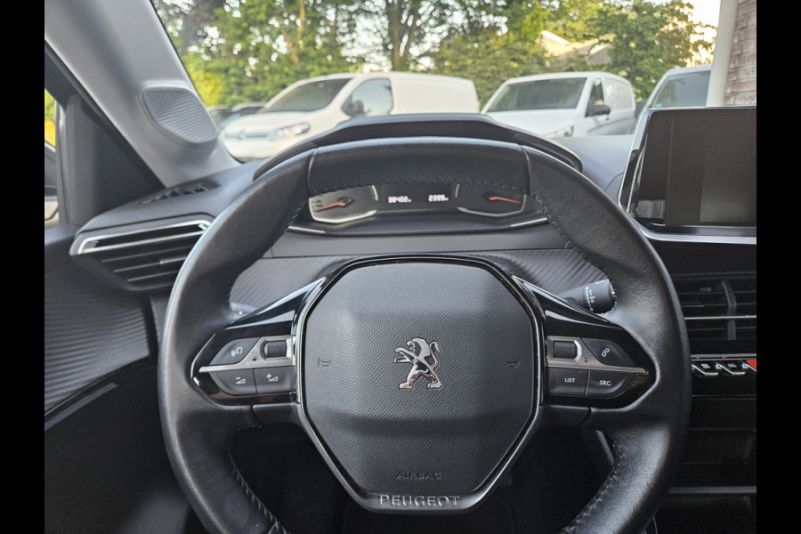 Peugeot 208 1.2 PureTech Active Carplay! NAP! Airco/Clima! Navigatie! Dealer Onderhouden! Nette Auto!