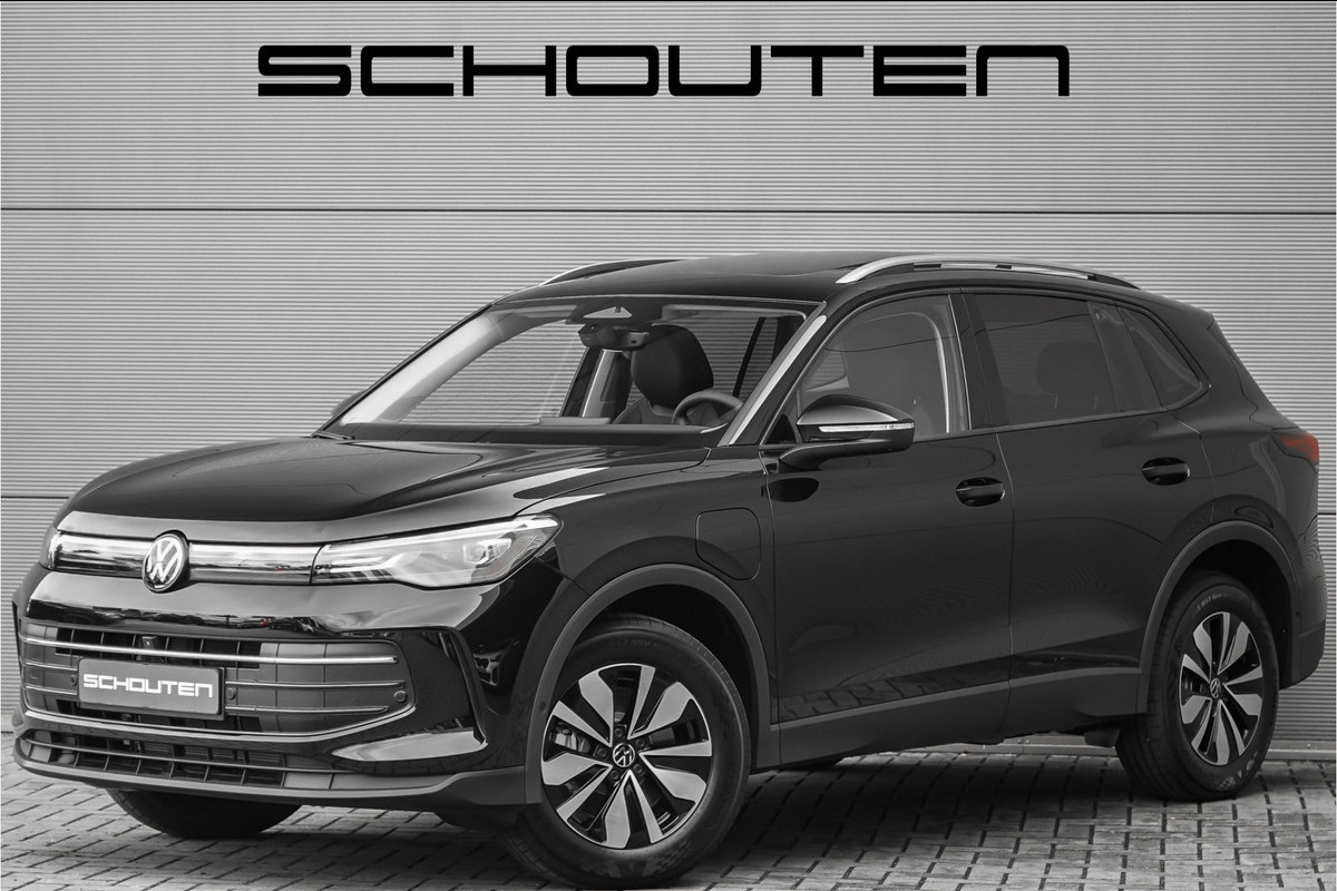 Volkswagen Tiguan 1.5 eHybrid 30 Year Ed Style IQ Pano Winterpack 360° Trekhaak ACC