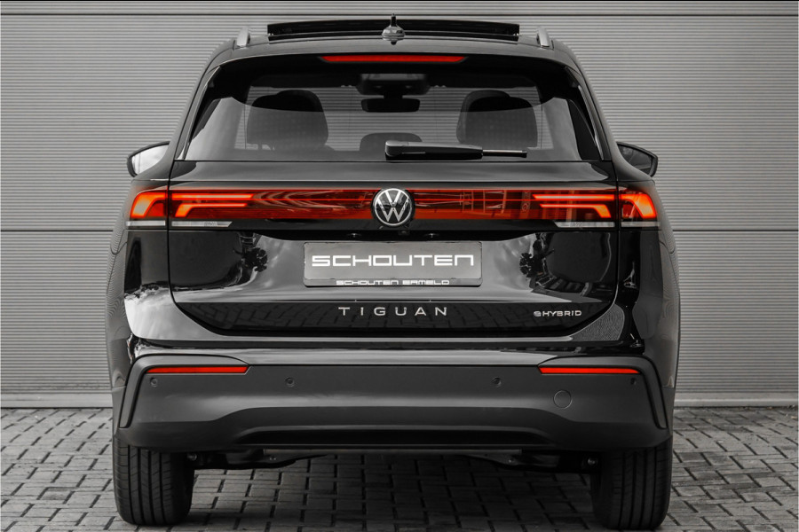 Volkswagen Tiguan 1.5 eHybrid 30 Year Ed Style IQ Pano Winterpack 360° Trekhaak ACC