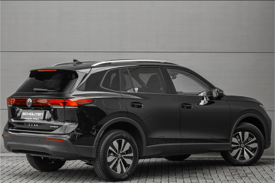 Volkswagen Tiguan 1.5 eHybrid 30 Year Ed Style IQ Pano Winterpack 360° Trekhaak ACC