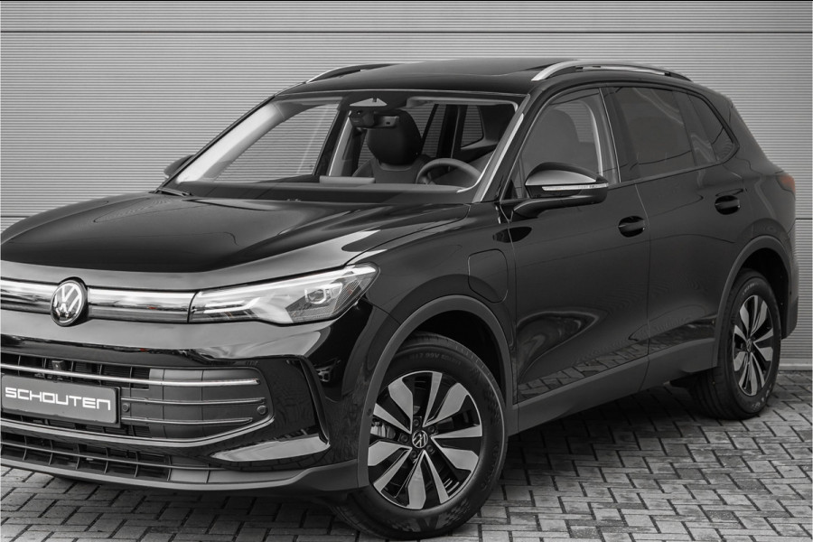 Volkswagen Tiguan 1.5 eHybrid 30 Year Ed Style IQ Pano Winterpack 360° Trekhaak ACC