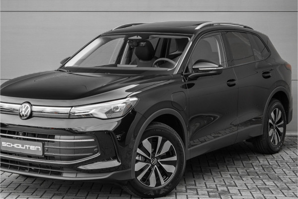 Volkswagen Tiguan 1.5 eHybrid 30 Year Ed Style IQ Pano Winterpack 360° Trekhaak ACC