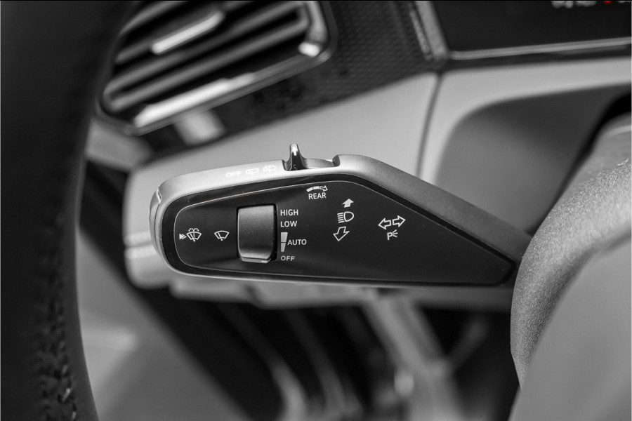 Volkswagen Tiguan 1.5 eHybrid 30 Year Ed Style IQ Pano Winterpack 360° Trekhaak ACC