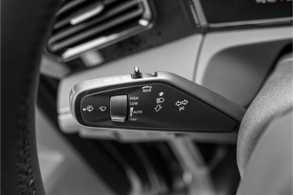 Volkswagen Tiguan 1.5 eHybrid 30 Year Ed Style IQ Pano Winterpack 360° Trekhaak ACC