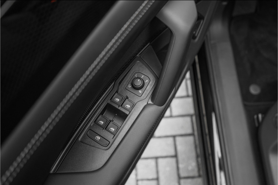 Volkswagen Tiguan 1.5 eHybrid 30 Year Ed Style IQ Pano Winterpack 360° Trekhaak ACC
