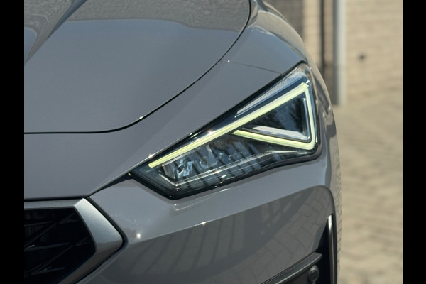 CUPRA Leon 1.4 e-Hybrid VZ Business PHEV / PANO / CAMERA / CARPLAY / STOELVERW / NAVI