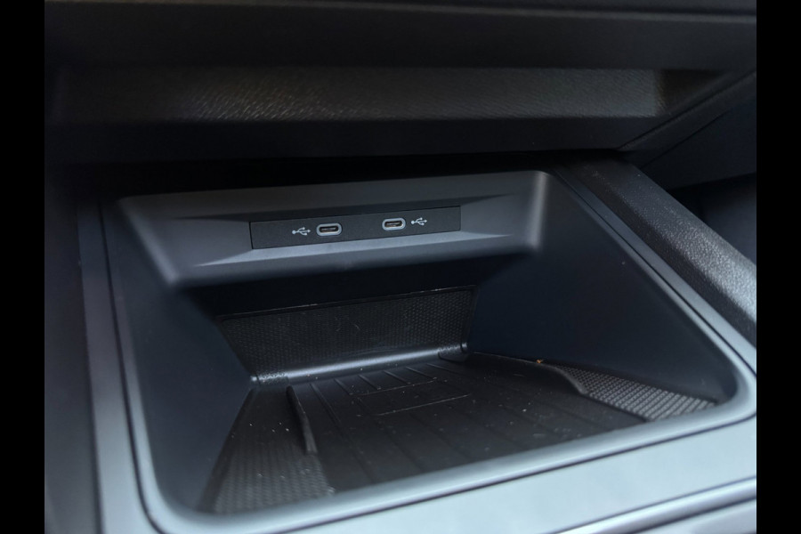 CUPRA Leon 1.4 e-Hybrid VZ Business PHEV / PANO / CAMERA / CARPLAY / STOELVERW / NAVI