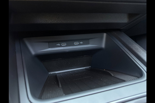CUPRA Leon 1.4 e-Hybrid VZ Business PHEV / PANO / CAMERA / CARPLAY / STOELVERW / NAVI