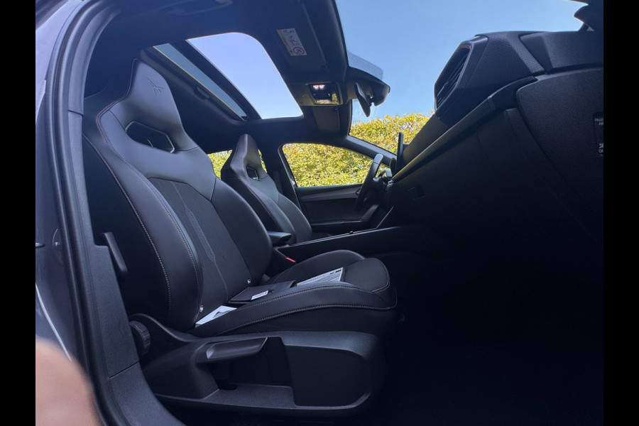 CUPRA Leon 1.4 e-Hybrid VZ Business PHEV / PANO / CAMERA / CARPLAY / STOELVERW / NAVI