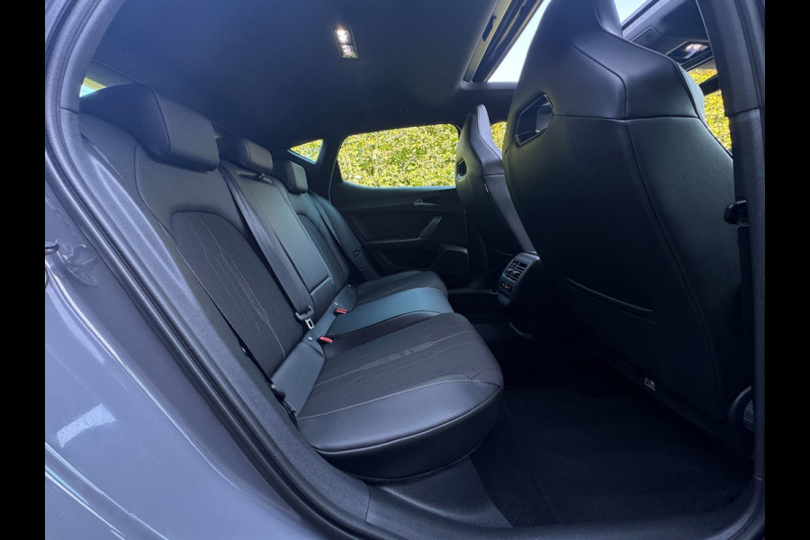CUPRA Leon 1.4 e-Hybrid VZ Business PHEV / PANO / CAMERA / CARPLAY / STOELVERW / NAVI