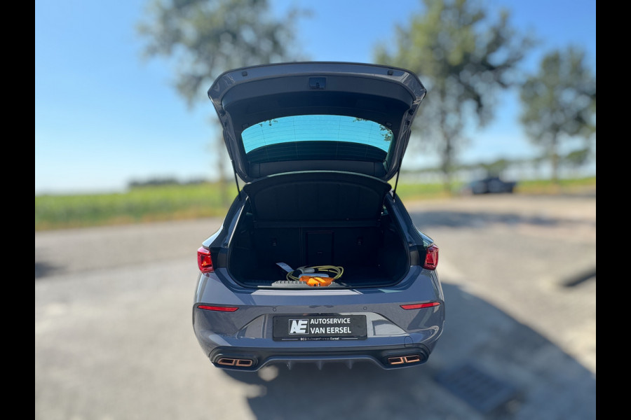 CUPRA Leon 1.4 e-Hybrid VZ Business PHEV / PANO / CAMERA / CARPLAY / STOELVERW / NAVI