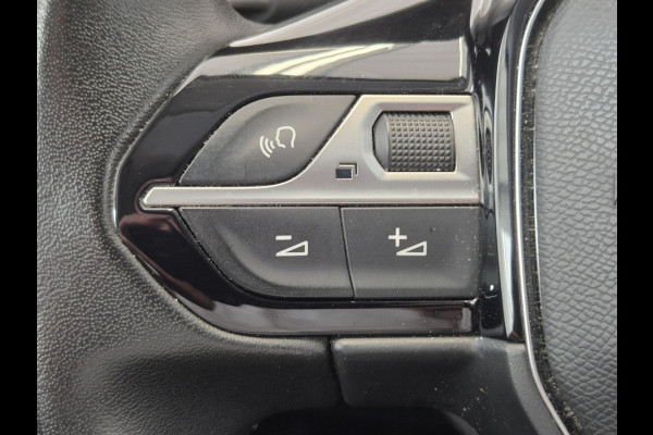 Peugeot 3008 1.2 PureTech Allure | Limited | Navigatie | Apple CarPlay / Android Auto | Parkeersensoren voor / achter | Climate Control |