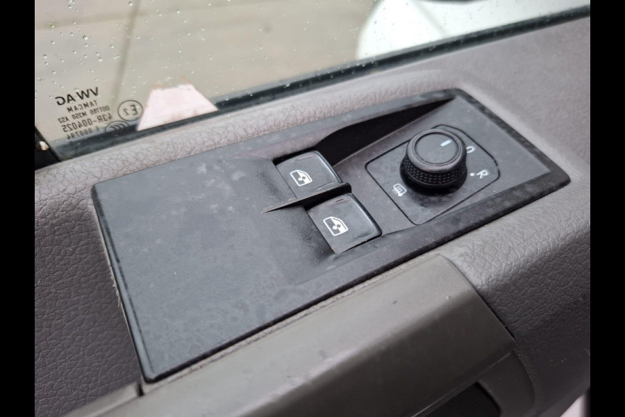 Volkswagen Crafter 35 2.0 TDI L3H3 EL Highline AIRCO / CRUISE CONTROLE / TREKHAAK / NAVI / CARPLAY