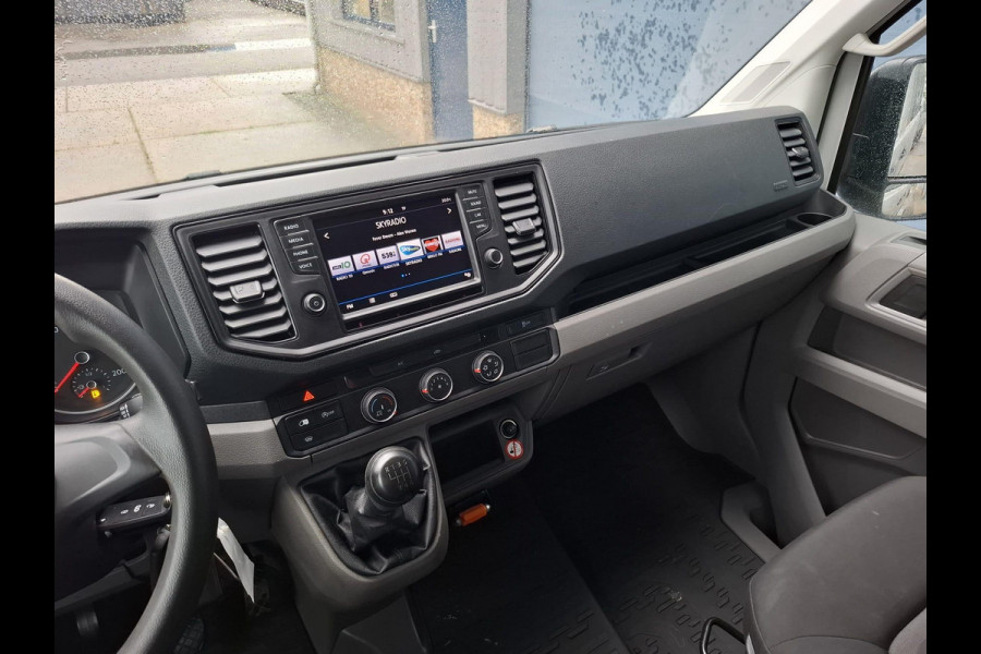 Volkswagen Crafter 35 2.0 TDI L3H3 EL Highline AIRCO / CRUISE CONTROLE / TREKHAAK / NAVI / CARPLAY