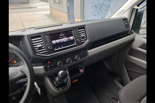 Volkswagen Crafter 35 2.0 TDI L3H3 EL Highline AIRCO / CRUISE CONTROLE / TREKHAAK / NAVI / CARPLAY