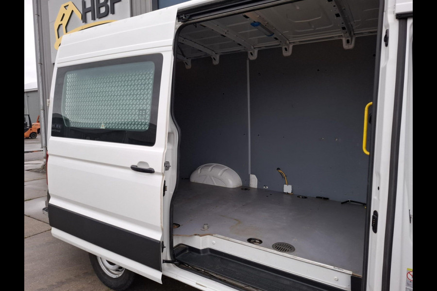 Volkswagen Crafter 35 2.0 TDI L3H3 EL Highline AIRCO / CRUISE CONTROLE / TREKHAAK / NAVI / CARPLAY
