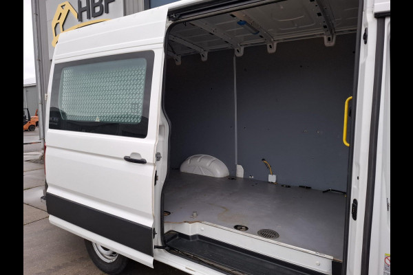 Volkswagen Crafter 35 2.0 TDI L3H3 EL Highline AIRCO / CRUISE CONTROLE / TREKHAAK / NAVI / CARPLAY