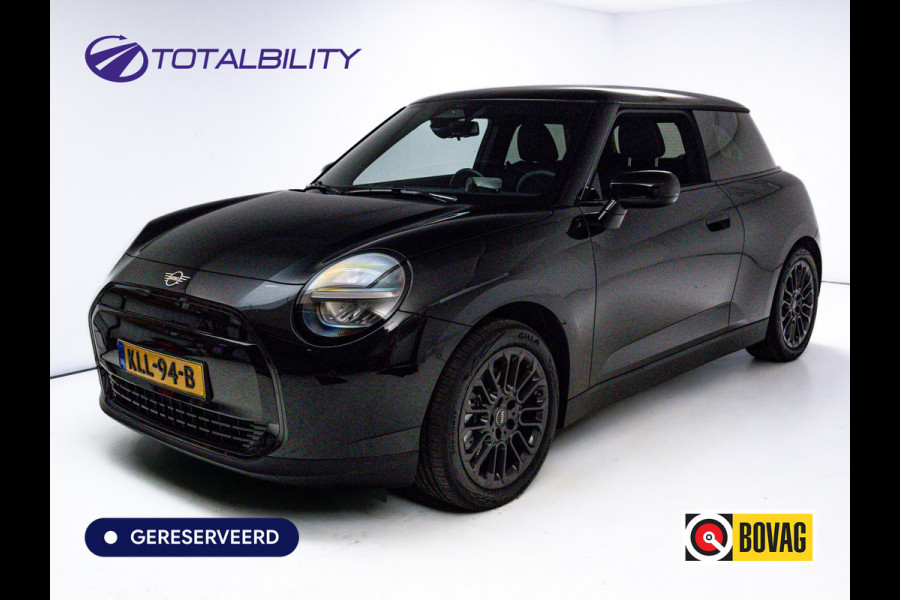 MINI Cooper E Blackyard 40.7 kWh | Head-Up | Stoelverw. | Draadloze lader | 17"LMV | Extra getint glas achter | Led | Cruise | Parkeersensoren | Nieuw model | NL auto | Fabrieksgarantie |
